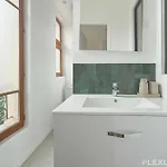 Appartement Charming - One-bedroom In 5th *